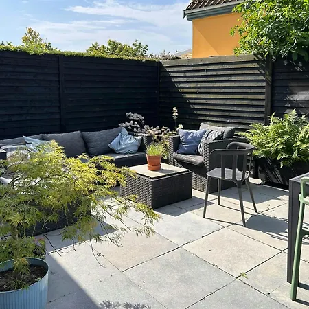 Vakantiehuis Bright Townhouse On Amager With A Cozy Courtyard Kopenhagen