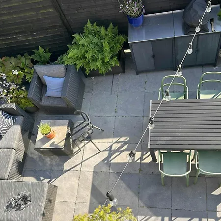Vakantiehuis Bright Townhouse On Amager With A Cozy Courtyard