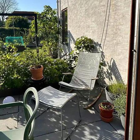 Bright Townhouse On Amager With A Cozy Courtyard Vakantiehuis *